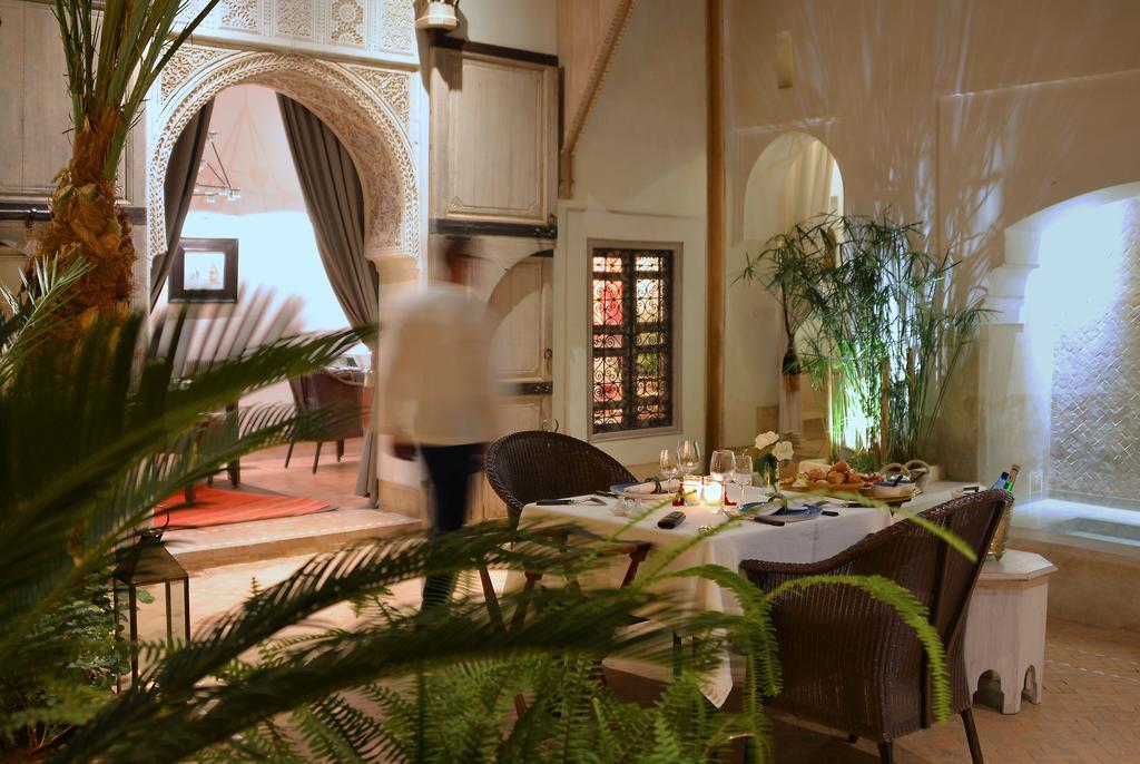 Hotel Dar Housnia à Marrakesh Extérieur photo